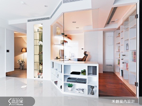 鄰近河堤，擁有充沛陽光綠意的住宅空間，是父母送給兒